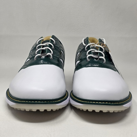 Athletic_Shoes
